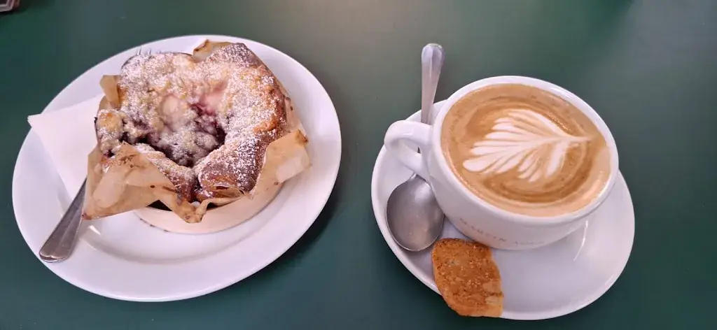 Bea Belli_MARTIN AUER_Gösting_recensione