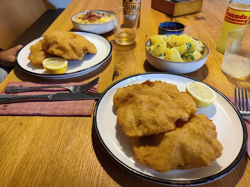 Éva Gabriella Csallóközi-Fekete_Kreuzwirt am Rosenberg_Gösting_avis