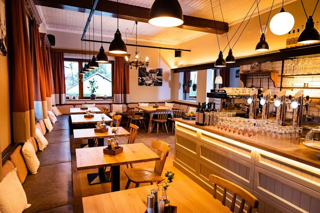 Kreuzwirt am Rosenberg restaurante en Gösting