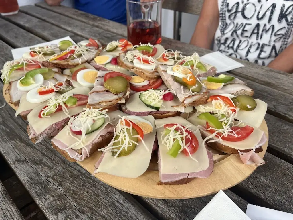 Buschenschank HA-HÜ_Großklein_slider_image_2