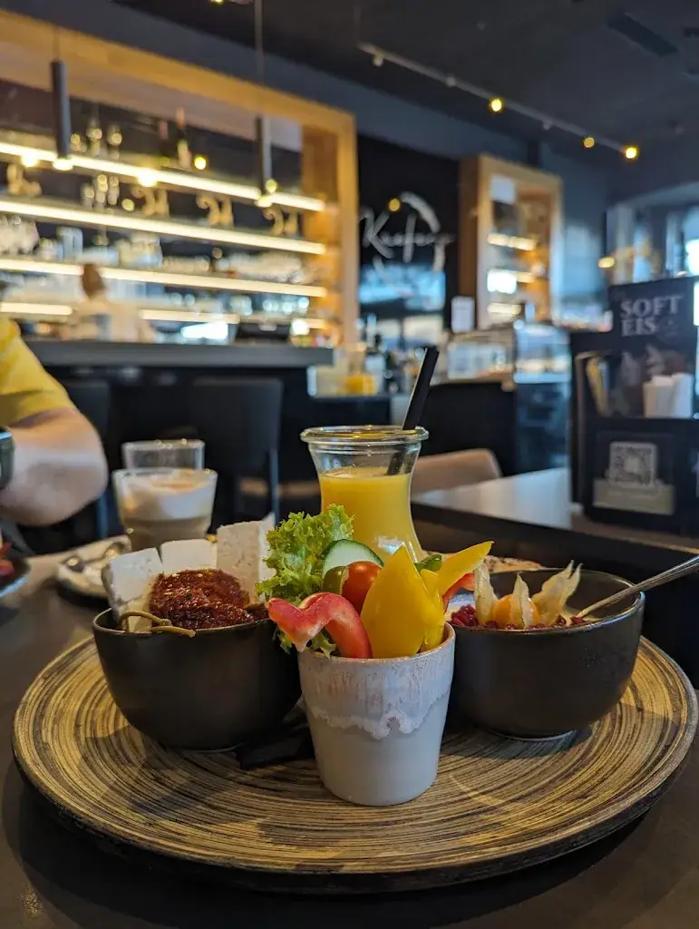 Giovanni Pellegrino_Kaefers_Hartberg_review