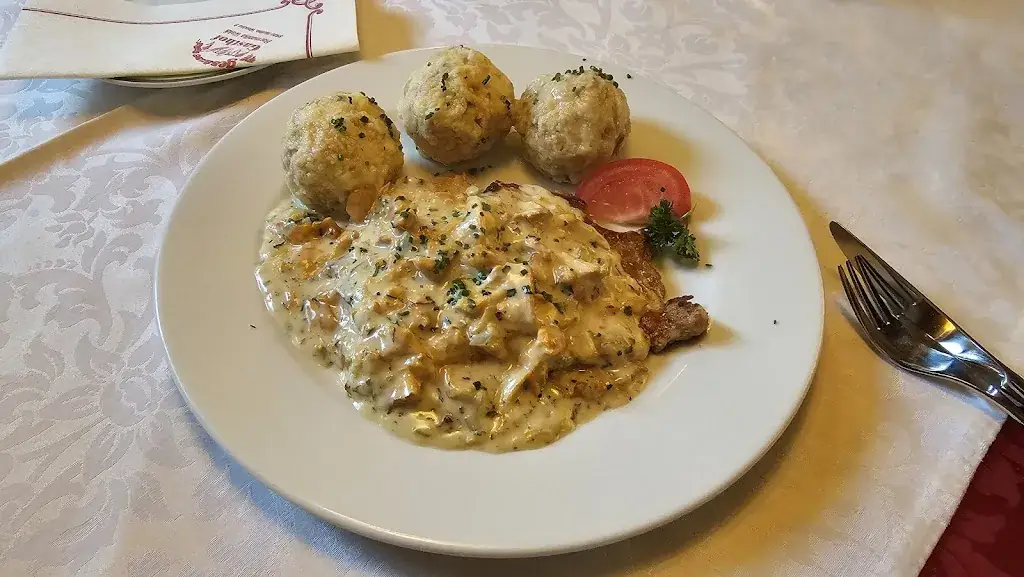 Dejan Burja_Gasthaus Zum Harmonika Waldi_Hieflau_avis