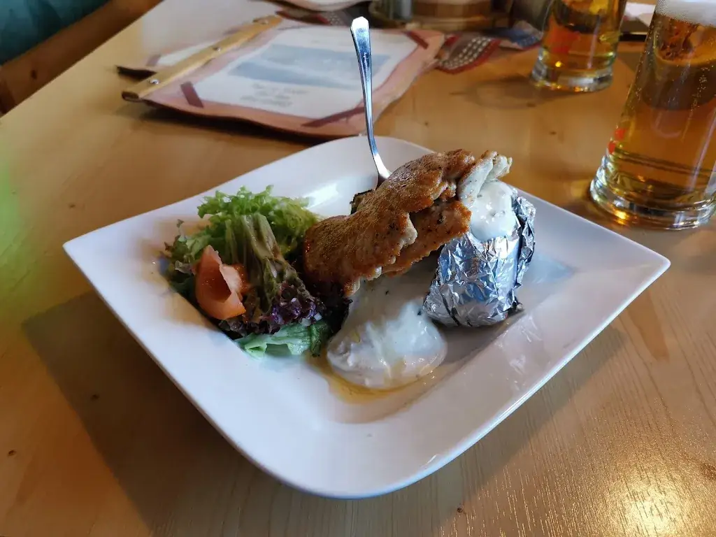 Łukasz Dąbrowski_Schmiedhütte_Haus im Ennstal_avis