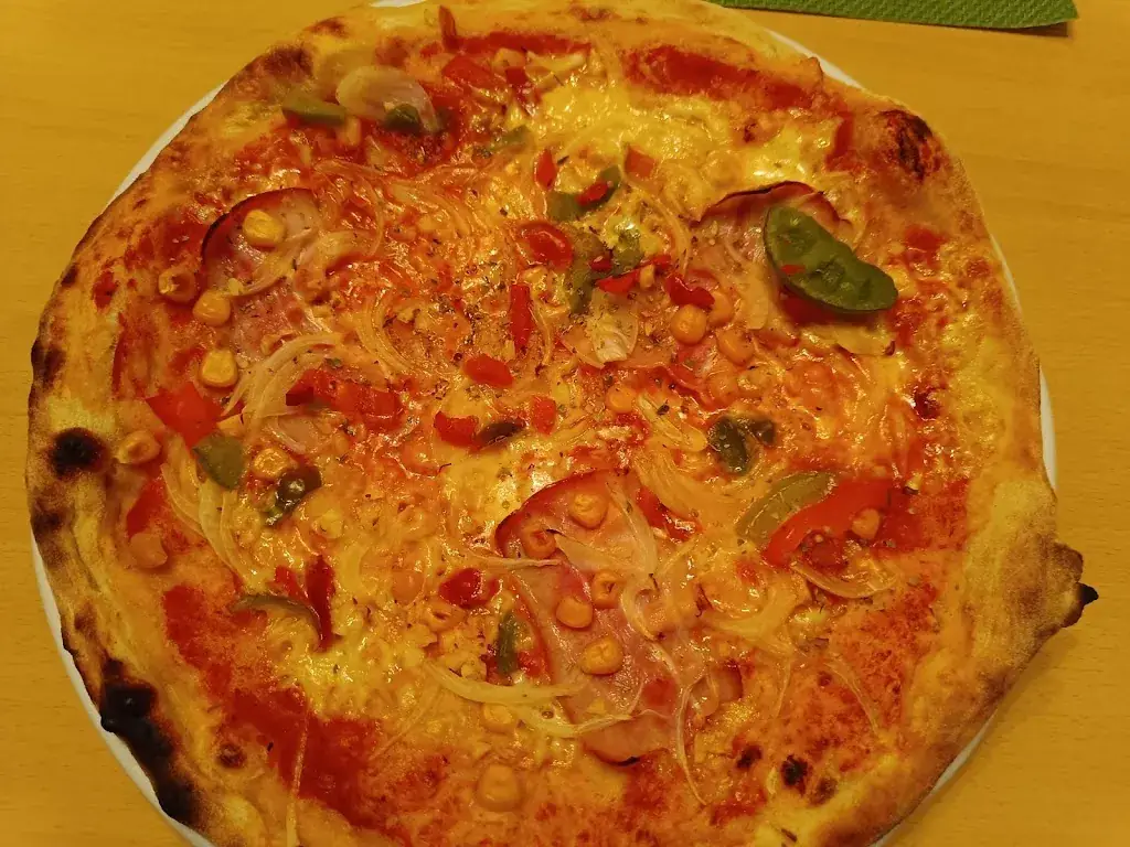 Tomas Trachtulec_Pizzeria und Kegelbahn Haus_Haus im Ennstal_avis