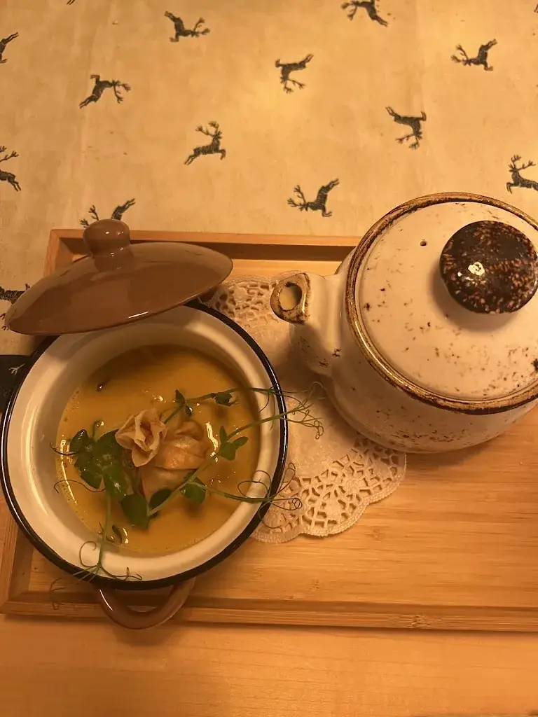 Hannah Hsu 漢娜_E42 Mountainsteil - Dein Steak Wirtshaus_Haus im Ennstal_review