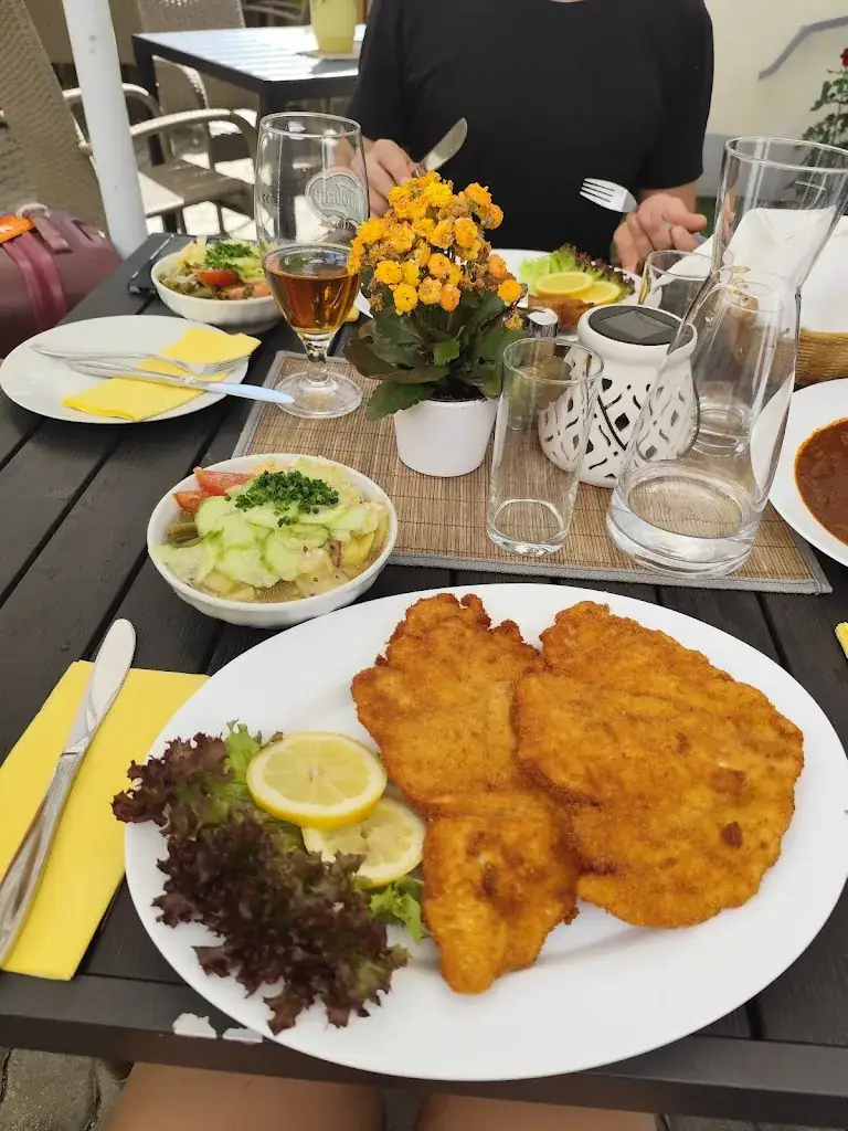 Zsófia Jáni_Gasthaus Zur Edith_Hetzendorf_review