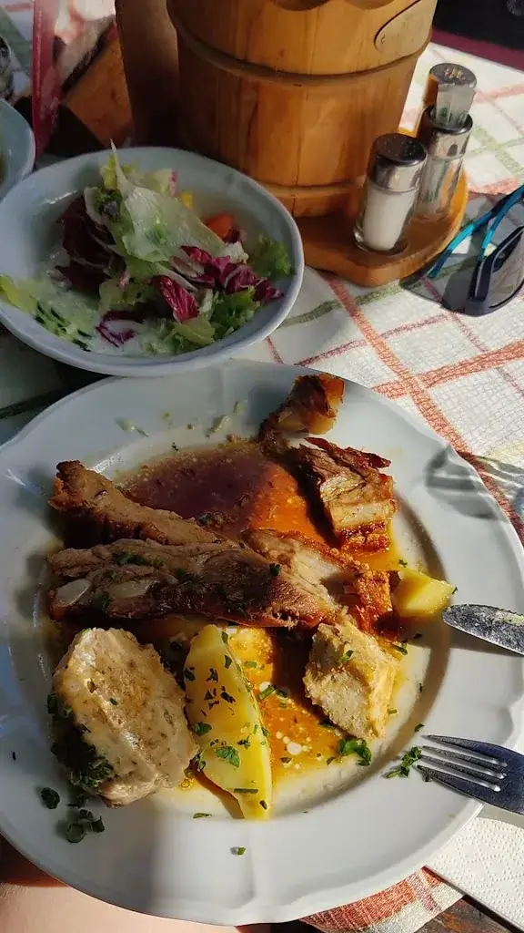 Lídia Györök_Gasthof zum Donner_Johnsbach_reseña