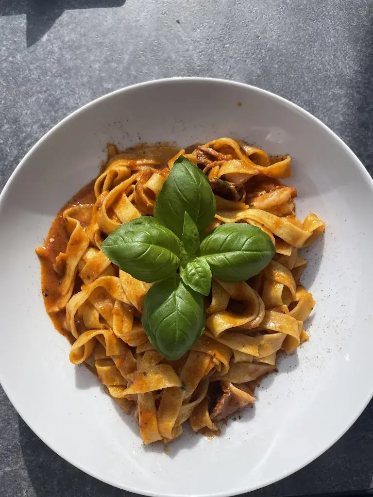 Amina Habib_La Taverna zum Hexenkessel_Kainbach_recensione