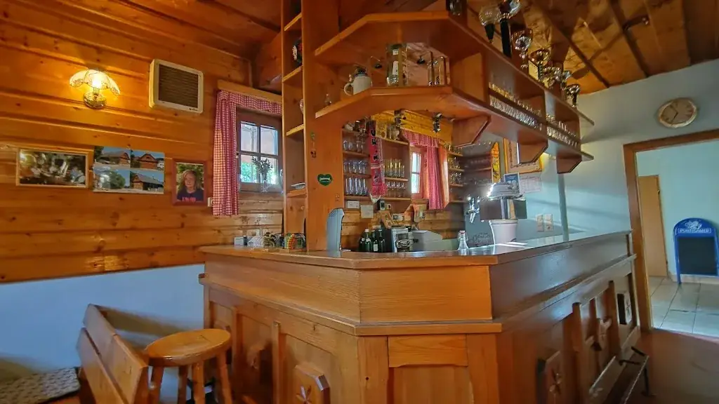 Gasthaus Kurvenstüberl restaurant in Hönigsberg