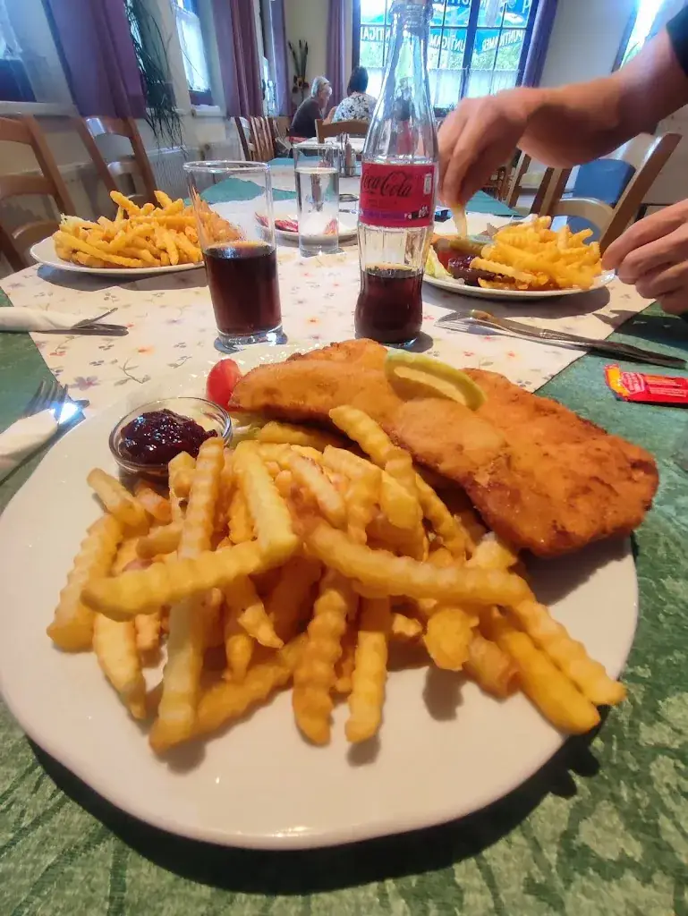 Viljami Vainio_Sowieso_Hönigsberg_review