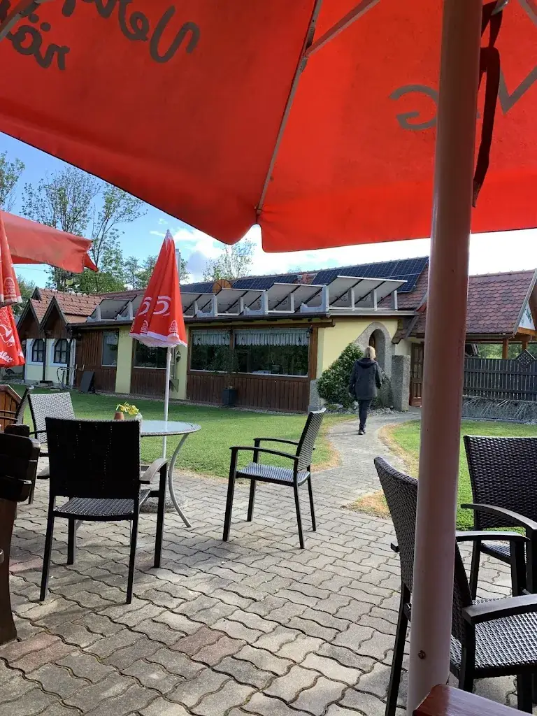 Grottenhofer Stub'n restaurant à Kaindorf