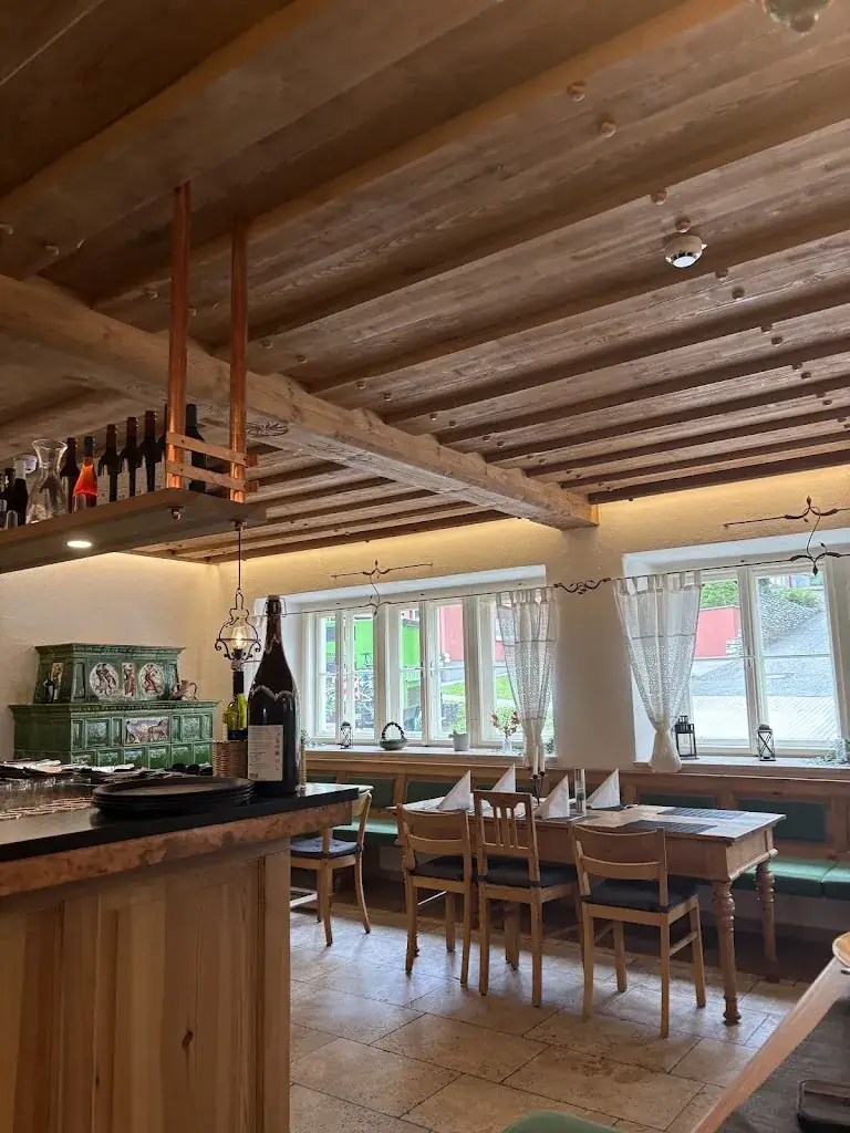 Sofie Kmoníčková_Mala Taverna_Kalwang_review