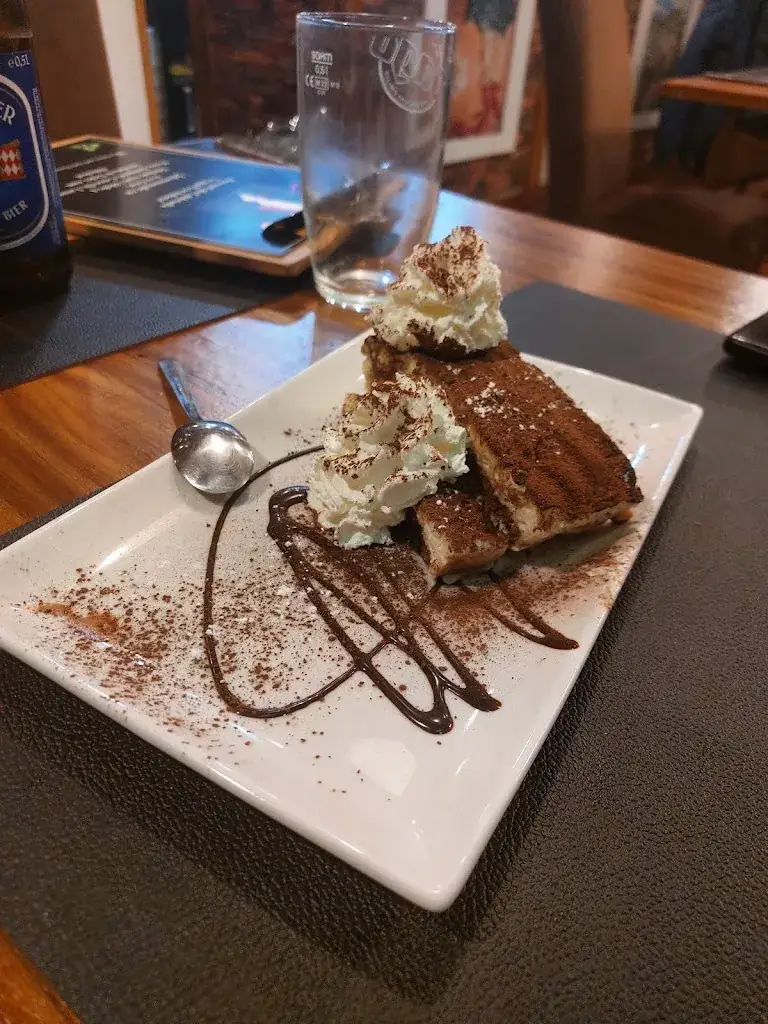 OnlyOnime_Calabrisella_Jakomini_avis