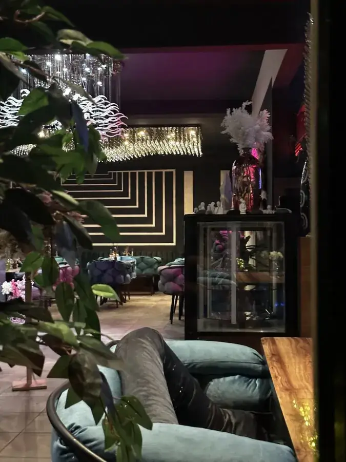 Martha Milch_Bon Bon_Jakomini_review