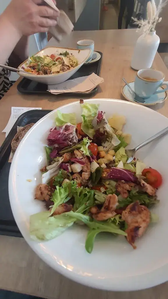 Lala Günther_dean&david | Bowls, Salate, Curries & Snacks am Jakominiplatz Graz_Jakomini_review