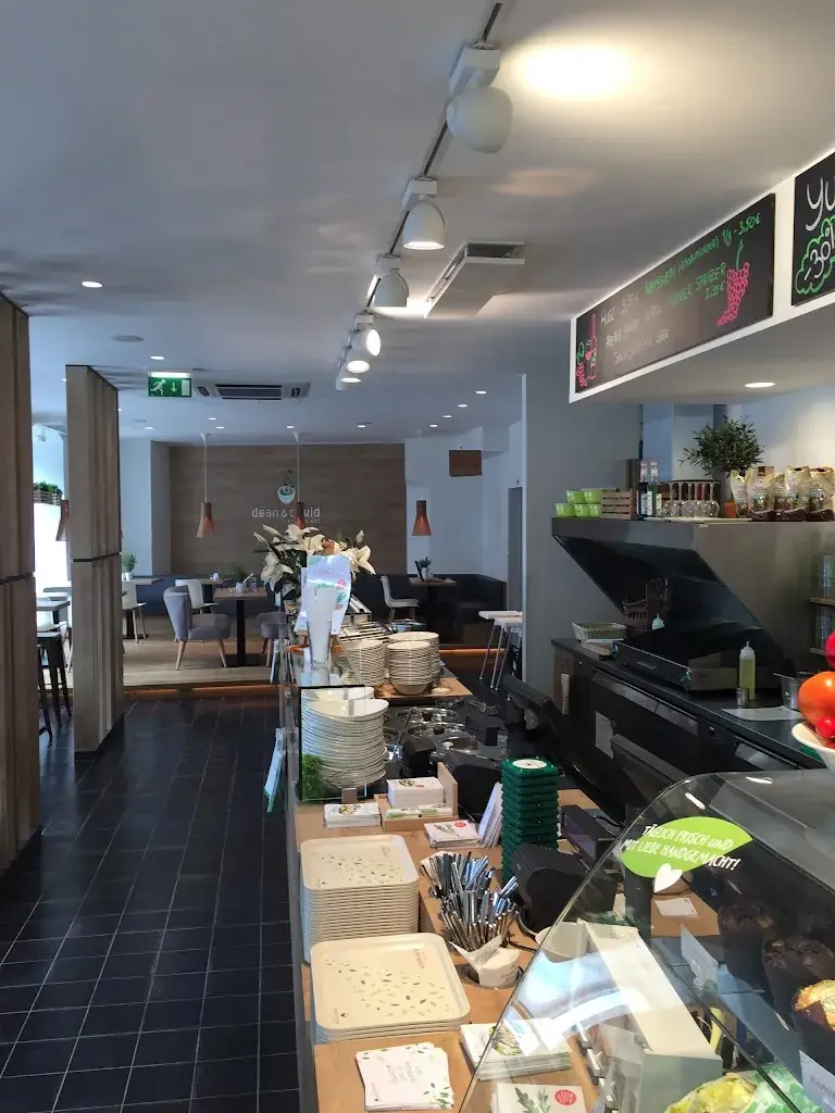 dean&david | Bowls, Salate, Curries & Snacks am Jakominiplatz Graz ristorante a Jakomini