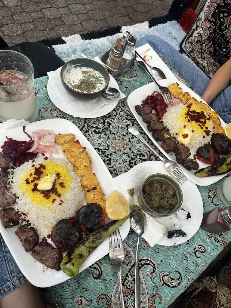 aysan izaddoostdar_Zimt Restaurant & Shisha-Lounge_Jakomini_review