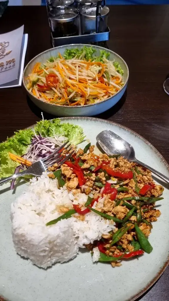 JETSADA RUANGSURIYA_YimSiam_Jakomini_avis