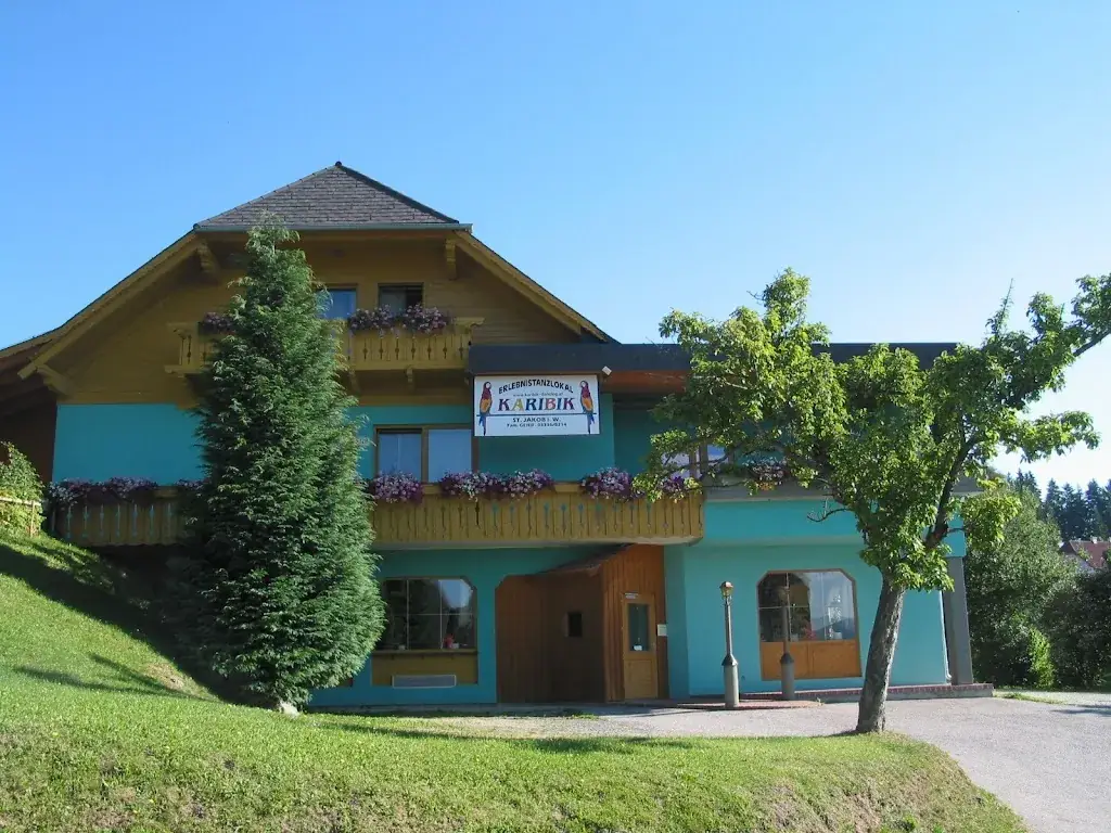 Das Geier's Tanzcafe-Pizzeria-Pension_Kirchenviertel_slider_image_2