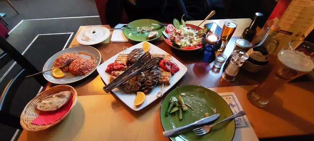 Andrey V. Maiorky_Achillion_Rudersdorf_avis