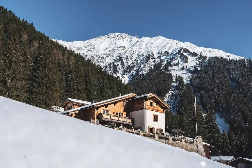 Berghaus Alpenrösli_Kloster_slider_image_3