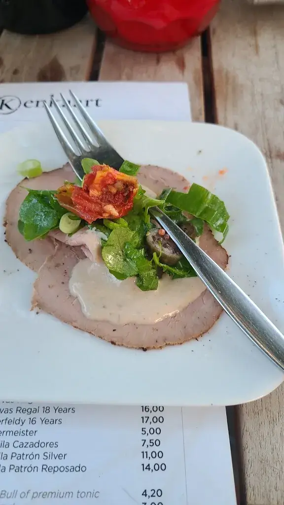 Jacqueline Blais_Kandinsky_Kapellen_review