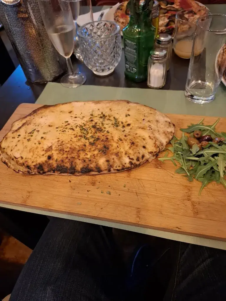 Mijorre_Napolitanizza_Kapellen_review