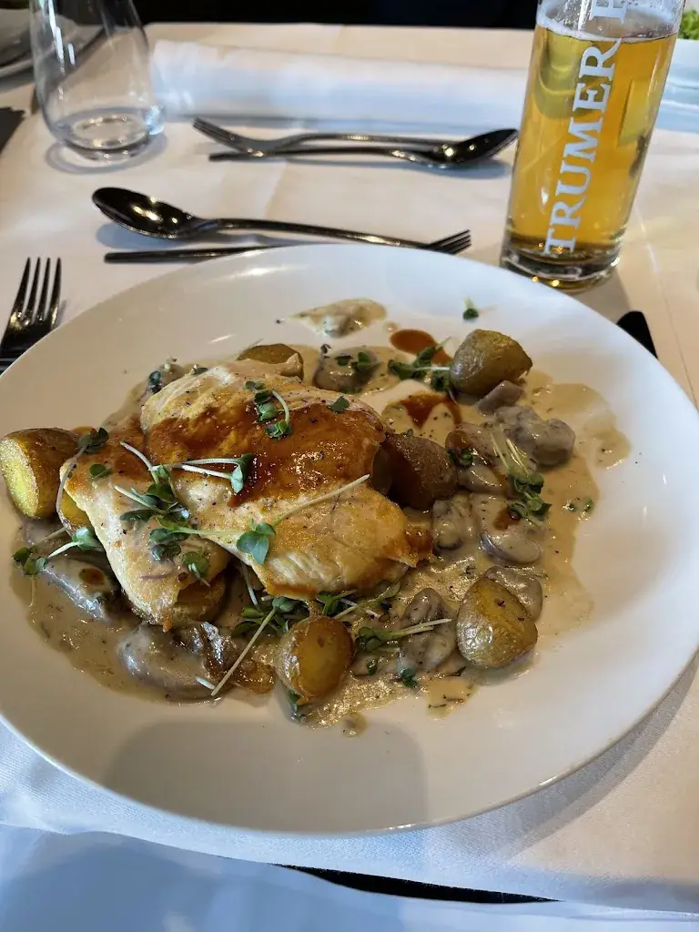 Alex_INFINITY Restaurant im Hotel Scheiblhofer The Resort_Andau_avis