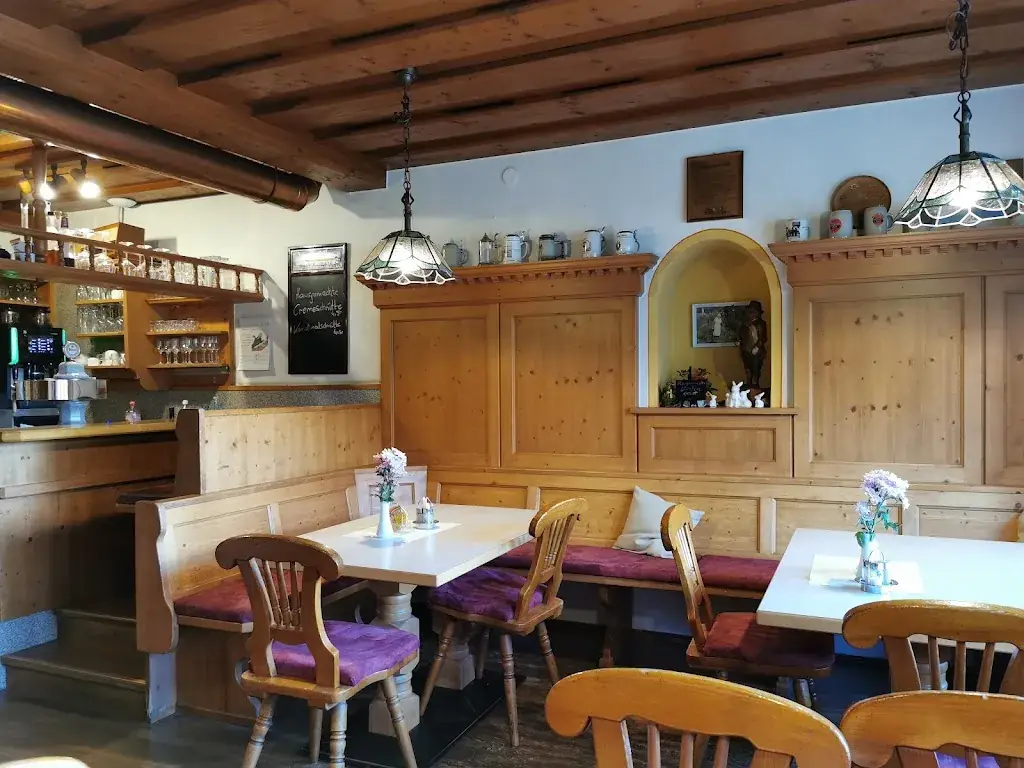 Marian Valo_Restaurant Schafferwirt_Krakauschatten_reseña