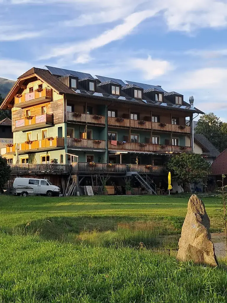 Susanne Morava_Gasthof Jagawirt_Krakauschatten_avis