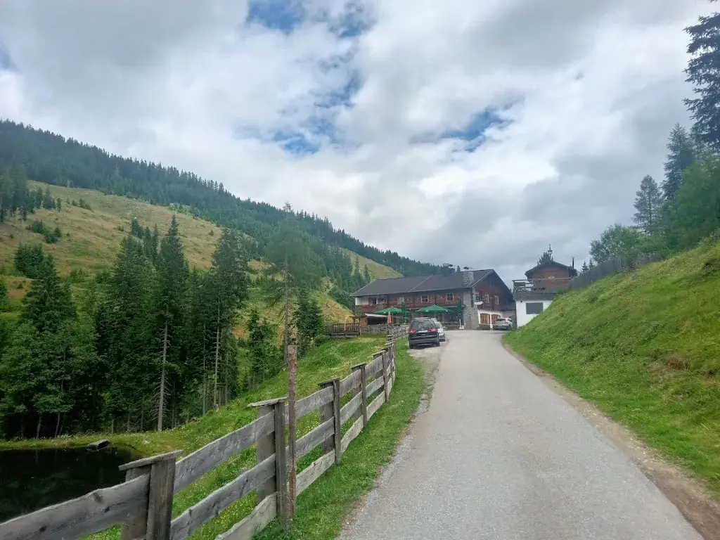 Michael Hemp_Gasthaus Preberhof_Krakauschatten_recensione