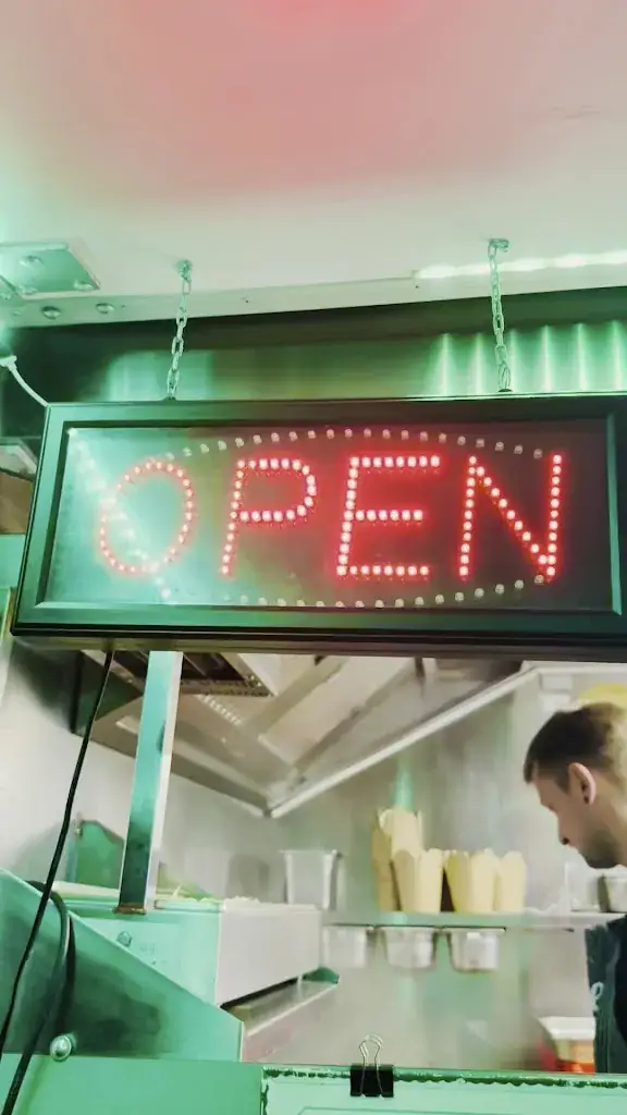 Bilyan Balinov_Meet Luv_Schützen am Gebirge_review