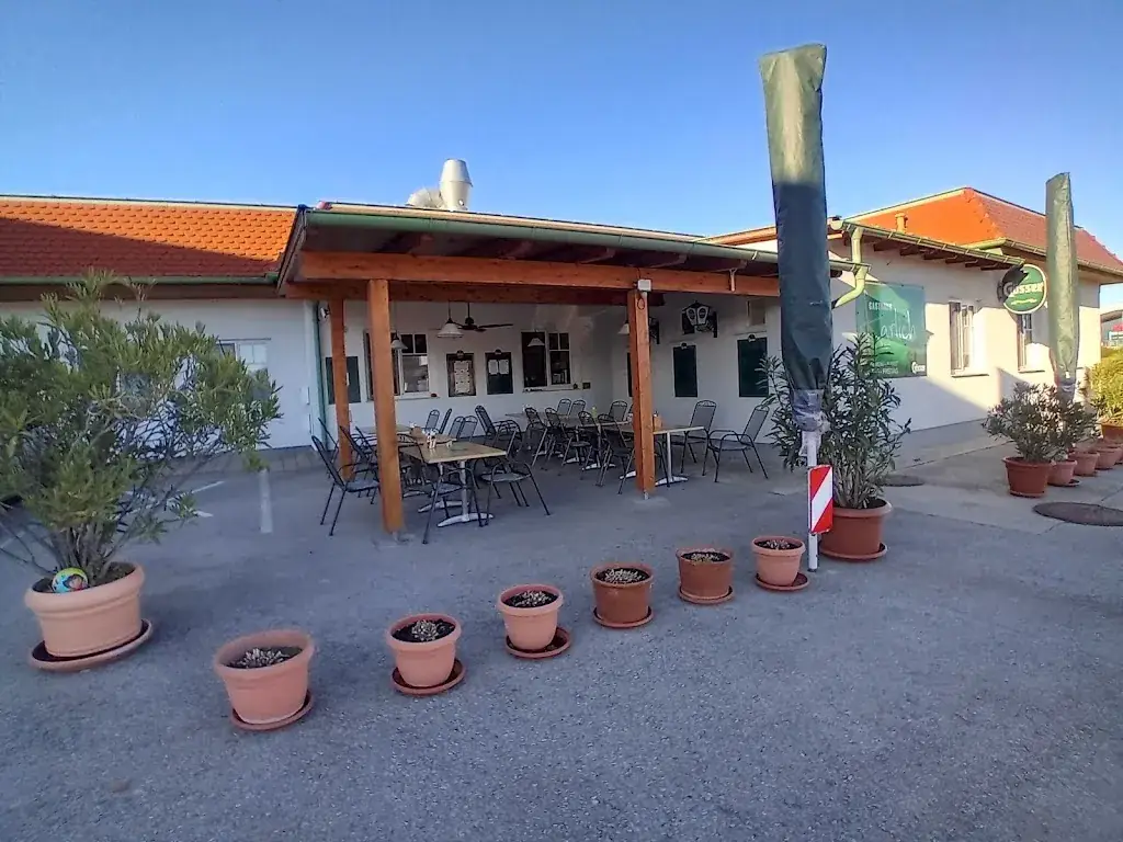 Karin Maus_Gasthaus Karlich_Siegendorf im Burgenland_review