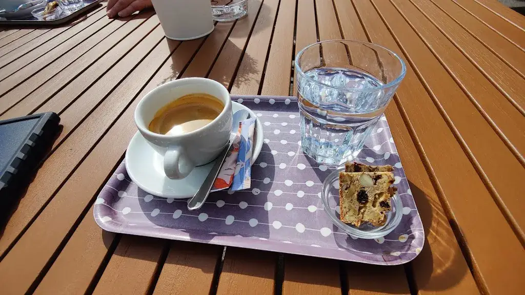 Cafe on the square_Kumberg_slider_image_2