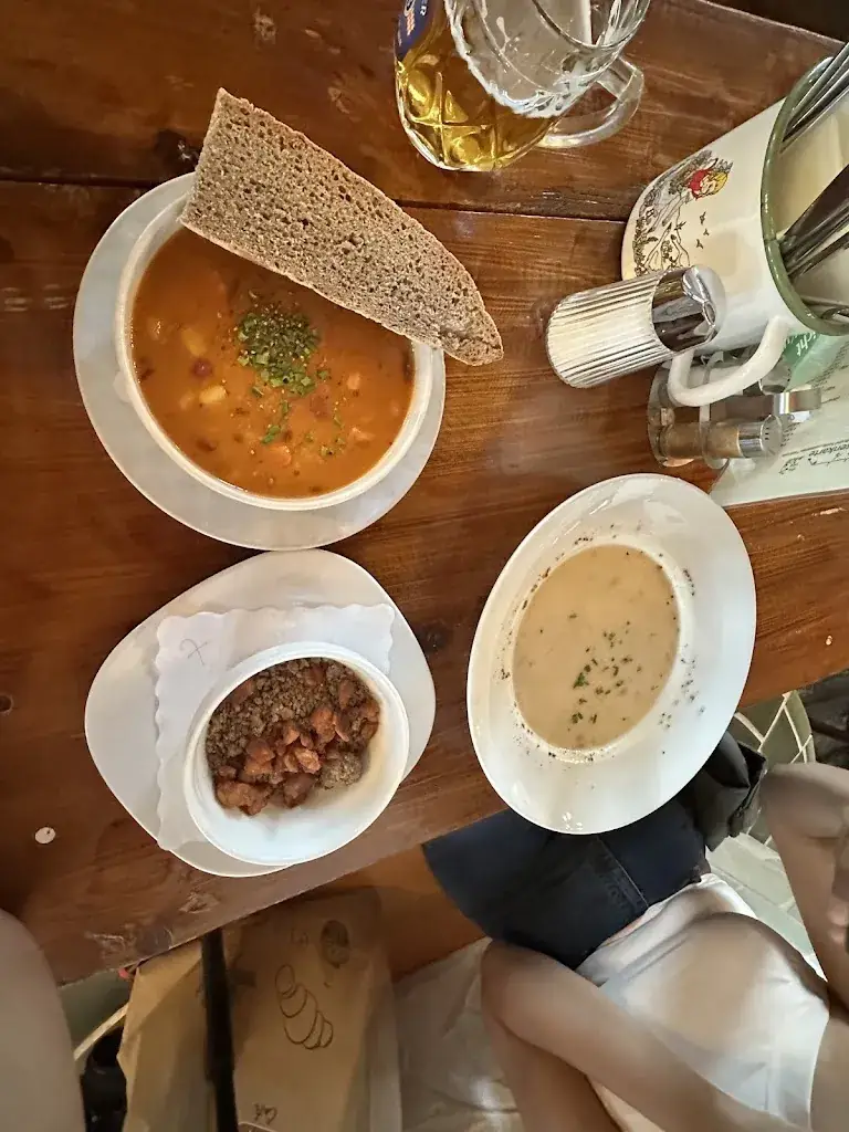 David Peter Fernandes_Alpengasthof am Schöckl & Ludwig 24/7 (AGH)_Kumberg_avis