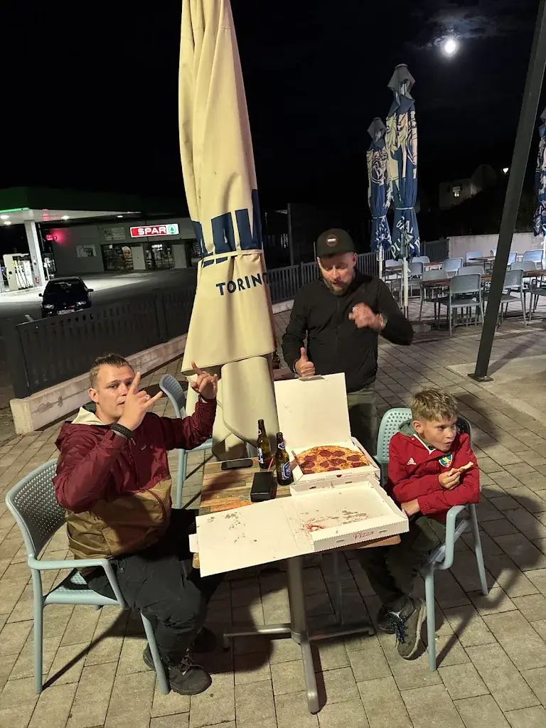 Damian Sędrowski_Blue Box Kebab & Pizzeria_Kumberg_recensione