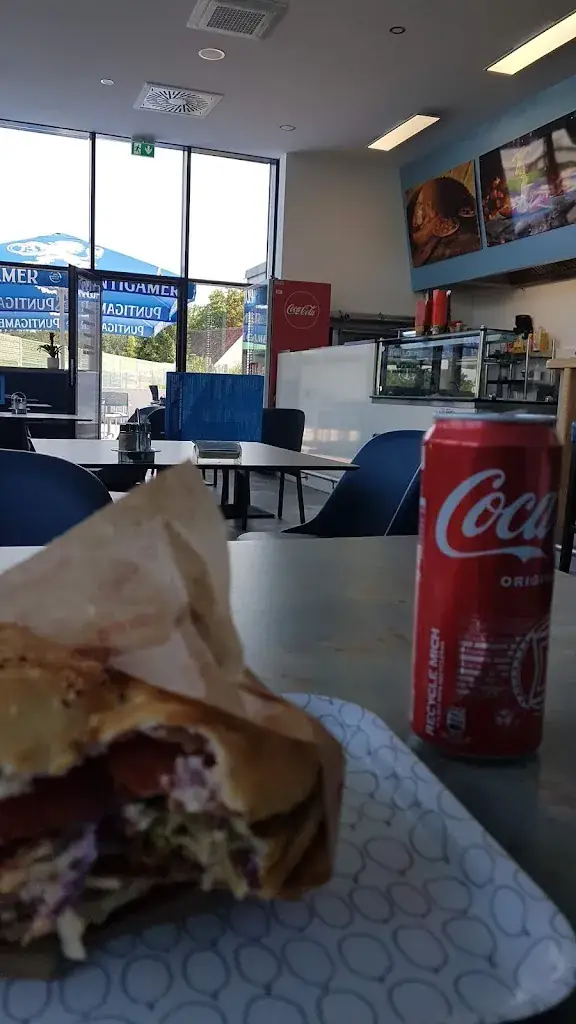 Blue Box Kebab & Pizzeria restaurant in Kumberg