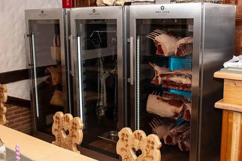 Wirtshaus Holzhütt‘n restaurant à Leibnitz