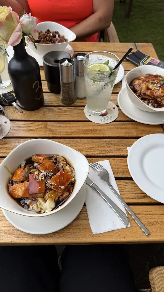 Nina Midlil_ANKERPUNKT_Leitring_recensione