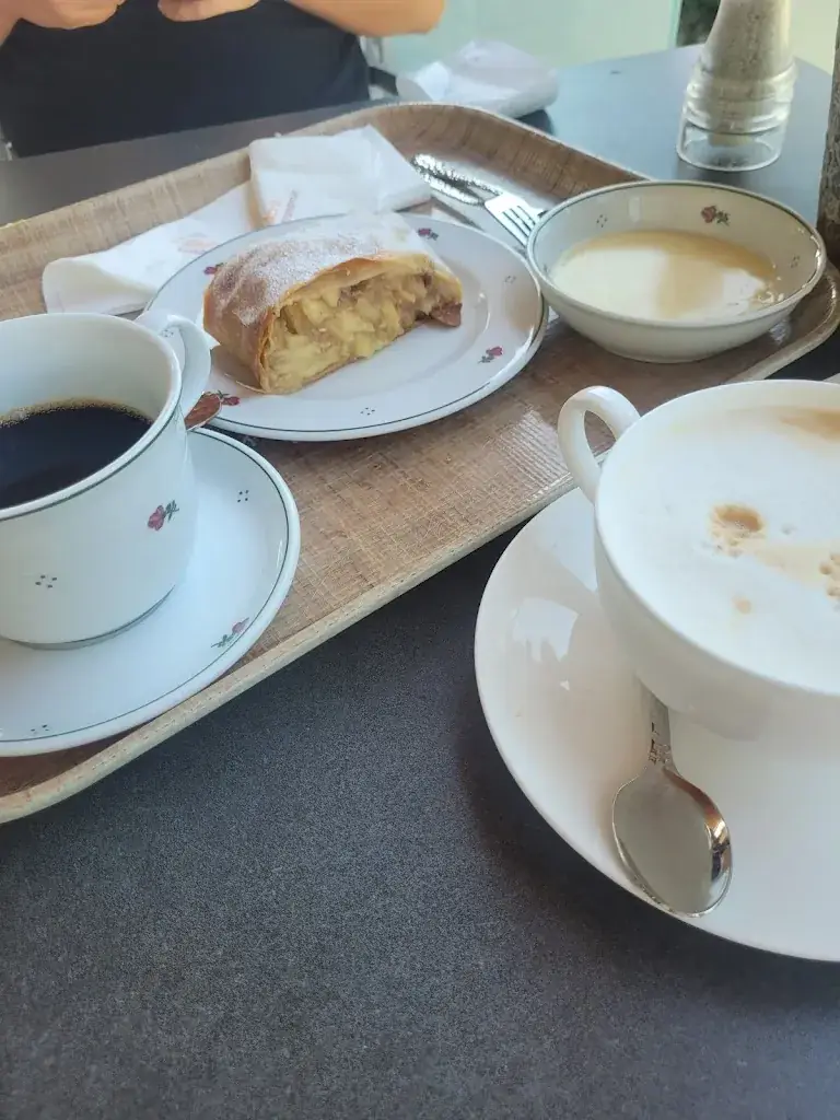 Elea Arne Owensova_Landzeit Kammern_Liesingtal_avis