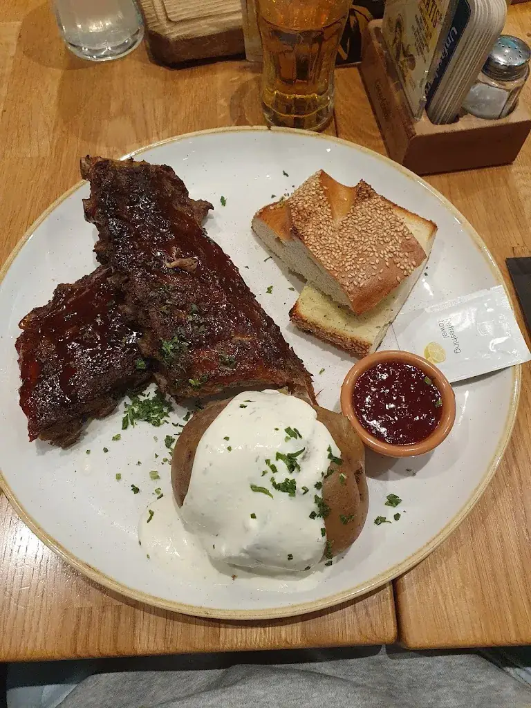 Daniel_Hanks Bar & Grill_Lieboch_review