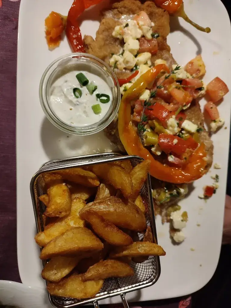 Annette Klaus_Landgasthaus Hubertus_Liebenau_avis