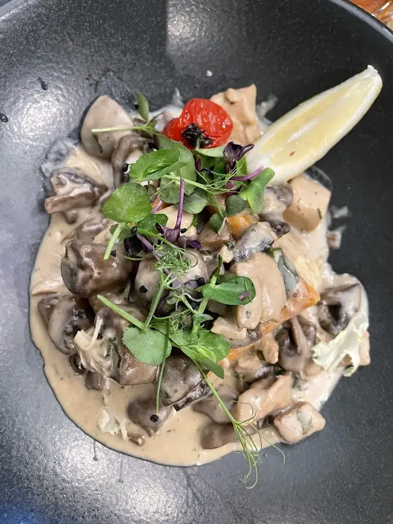 Nicolas Nguyen_Walderdorffs_Mariahof_review