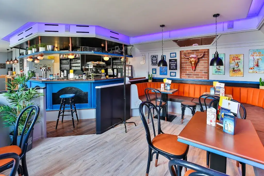 der PLATZ Café & Eis & Pub_Schattendorf_slider_image_1