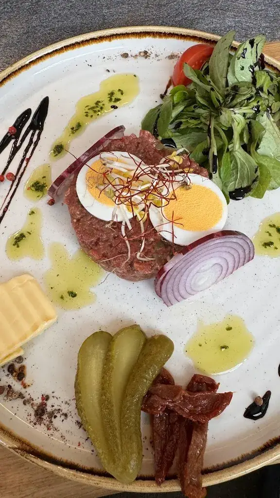 Markus Riederer_Cafe-Restaurant-Lounge 'Mittelpunkt'_Mitterdorf an der Raab_review