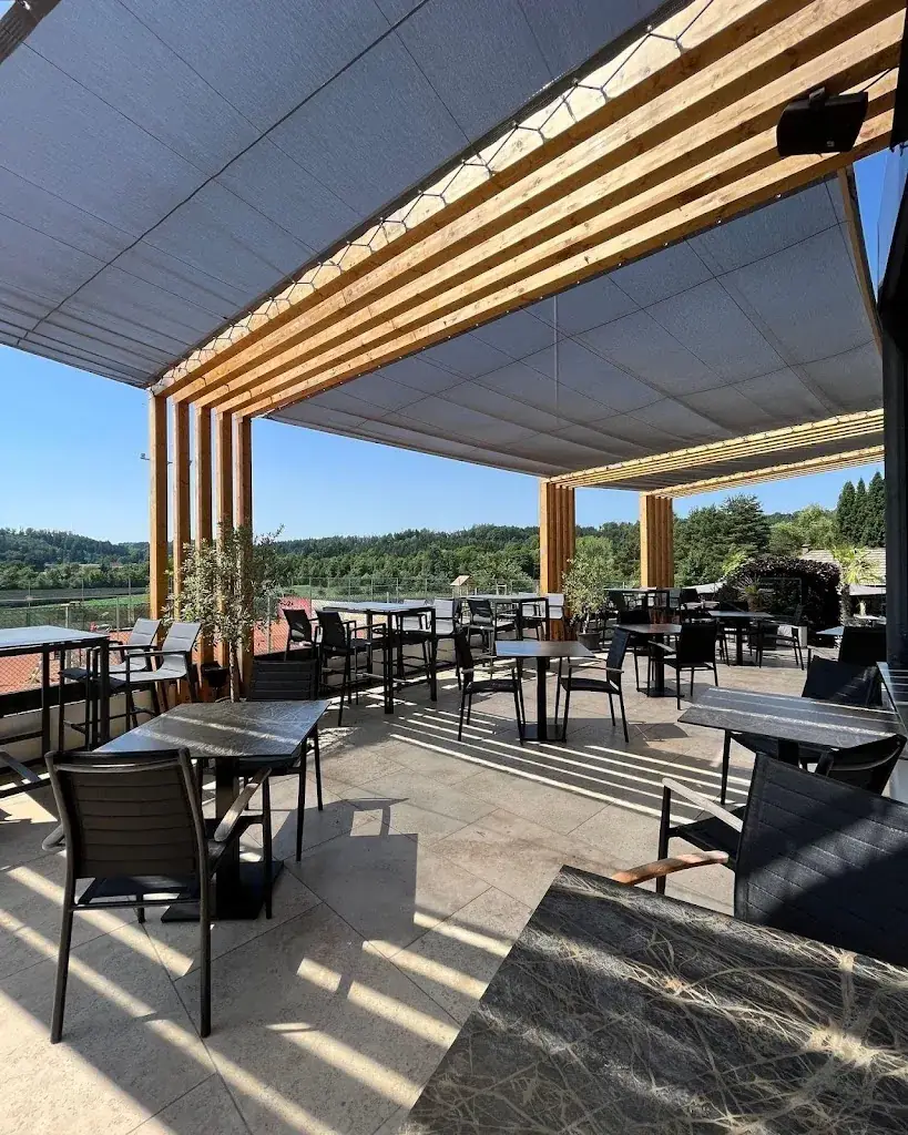 Cafe-Restaurant-Lounge 'Mittelpunkt' ristorante a Mitterdorf an der Raab