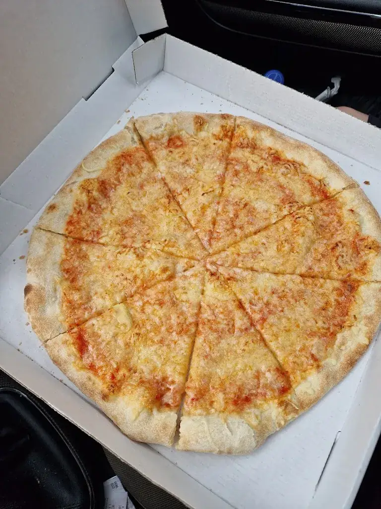 Alexandra Oszvald_Pizza - Go Kebab_Schattendorf_recensione