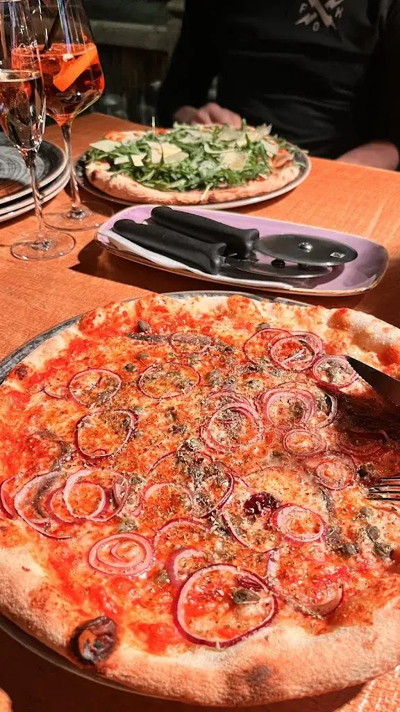 Pietro_Après Ski - Pizzeria Happy Alm_Michaelerberg_review