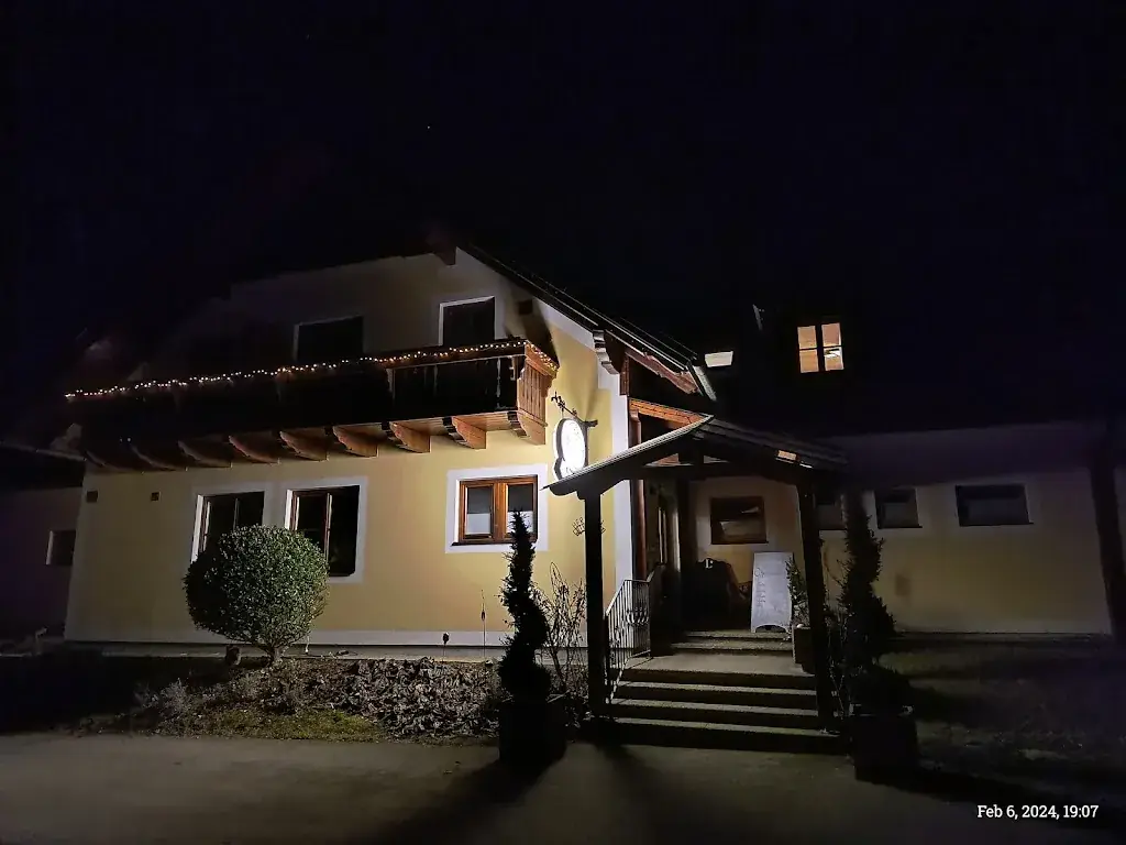 Kujundzic Dragan_Landhof Lazarus_Mooskirchen_recensione