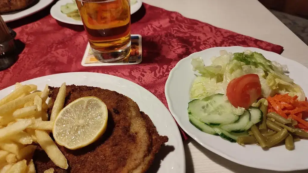 Gasthaus Sonne restaurant à Merkendorf